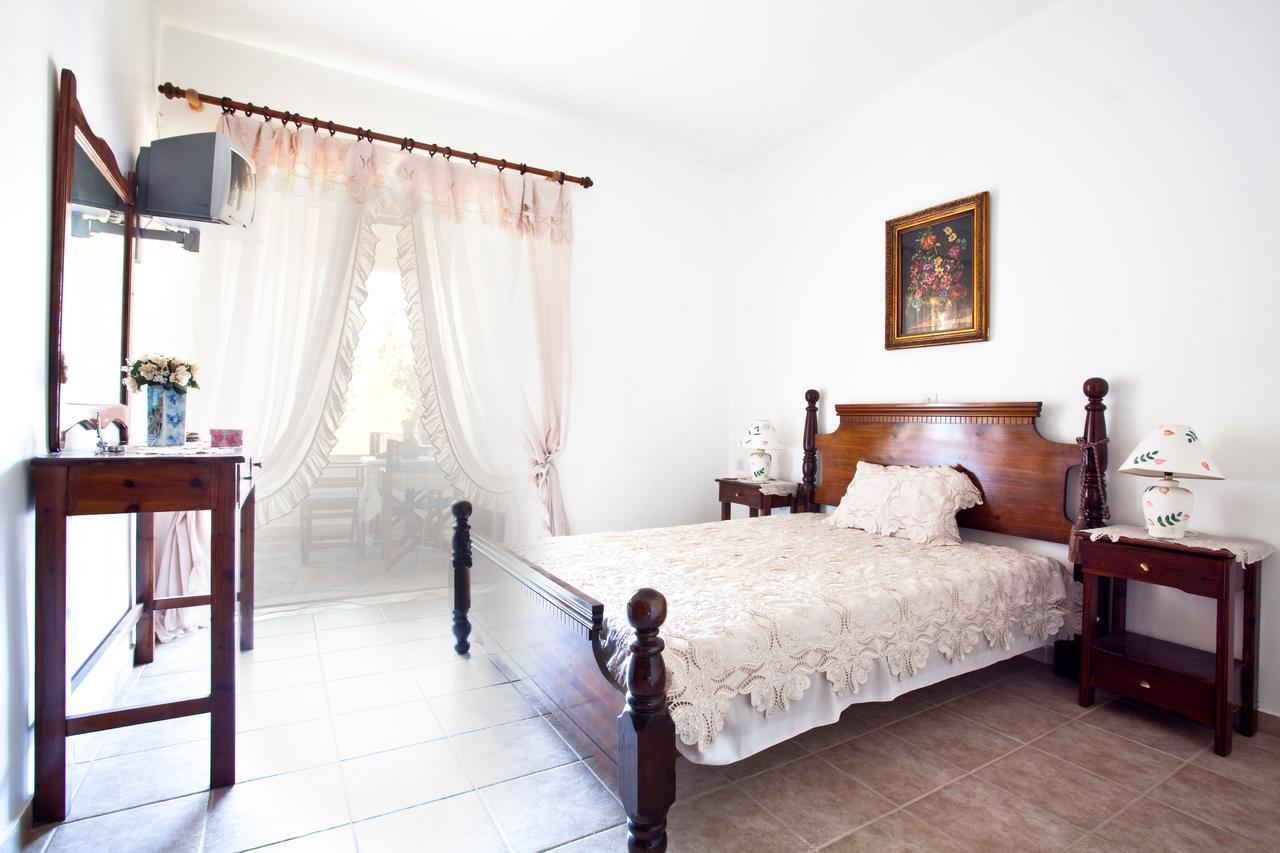 Villa Zoi Thronion Bagian luar foto