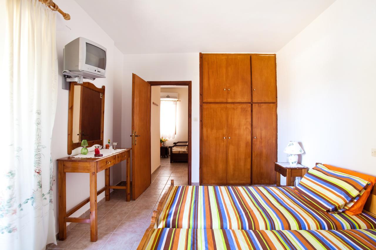 Villa Zoi Thronion Bagian luar foto